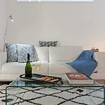 Wonderful Flat In The Historical Center Of Paris By Guestready